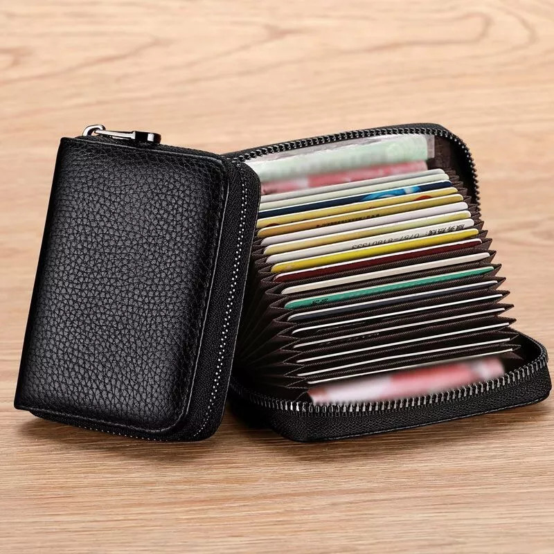Men's anti-theft RFID-blocking pickup bag holds 19 cards securely