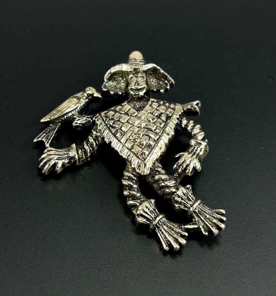 Vintage SARAH COVENTRY Wizard of Oz Scarecrow Brooch Silver Tone Costume Jewelry