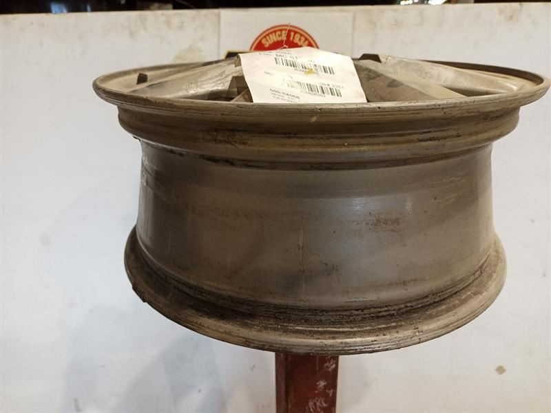 16x6.5 Aluminum 8-Spoke Silver Wheel for 07-09 Allure PY0 Opt 9606383