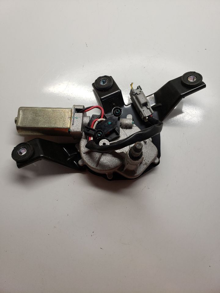 03-07 Saturn VUE Rear Wiper Motor Replacement 1326114