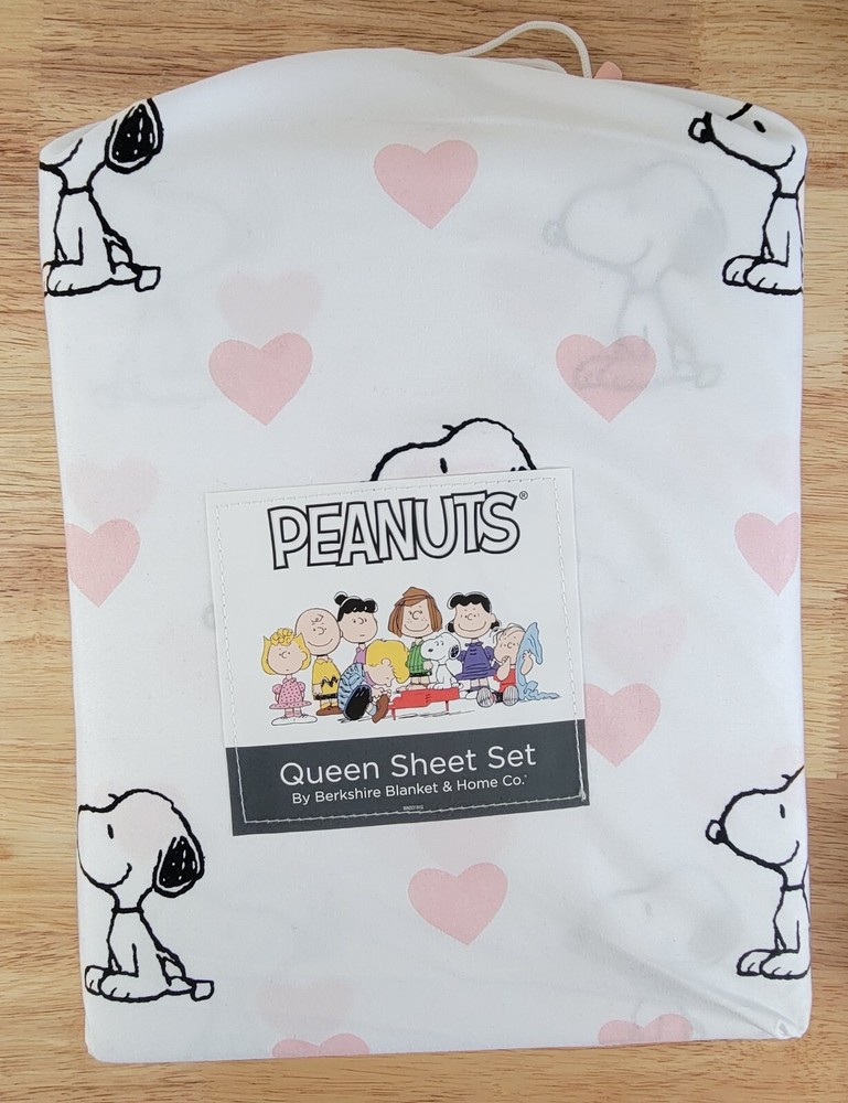 Peanuts Snoopy Valentines 4 pc Queen Sheet Set Pink Hearts