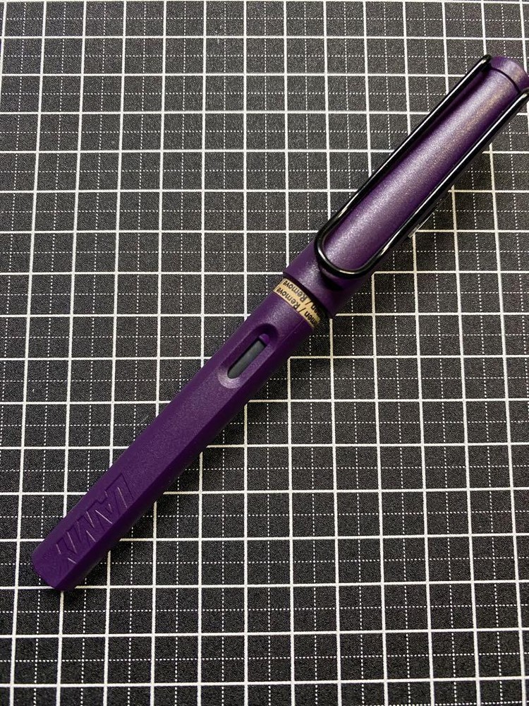 LAMY Safari Lilac Fountain Pen Font Size EF #a39725