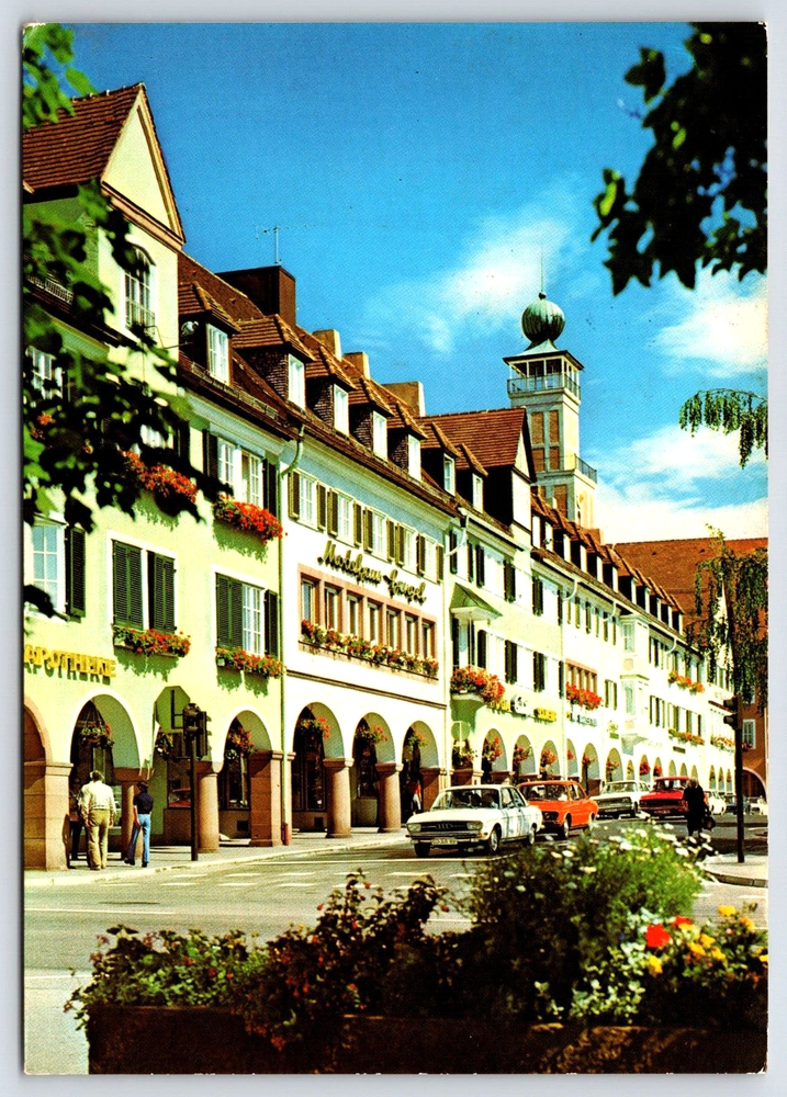 VINTAGE OLD ANTIQUE POSTCARD GERMAN MARKET PLACE BUILDINGS CARS GERMANY 1976