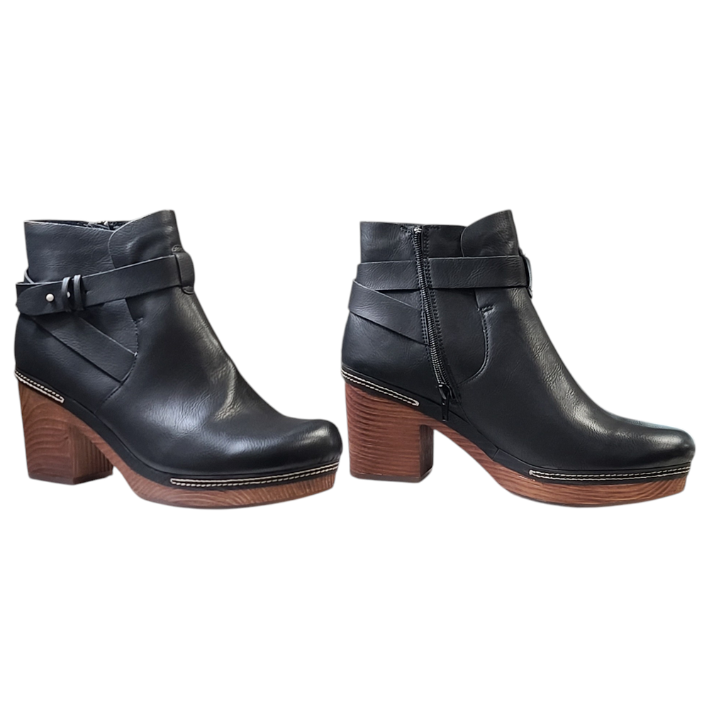 Korks Trisha Platform Booties Black 11 M *Imperfect Box*