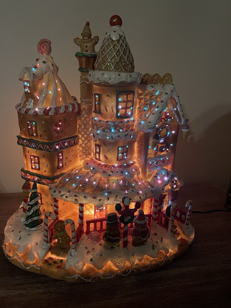 Cracker Barrel Gingermint House with Fiber Optic Lights and Mechanical Features in Original Box