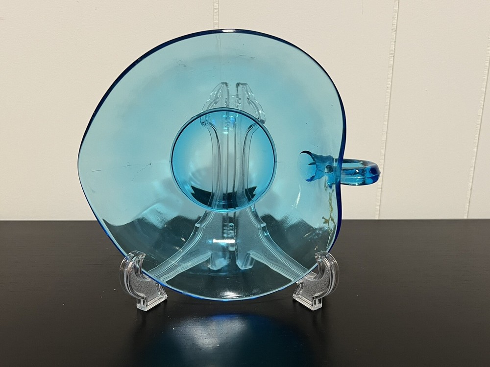 Indiana Glass 7 Inch Blue Leaf Pattern Serving Dish