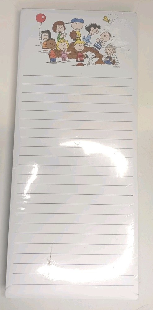 Peanuts Gang Magnetic Notepad with Snoopy and Charlie Brown