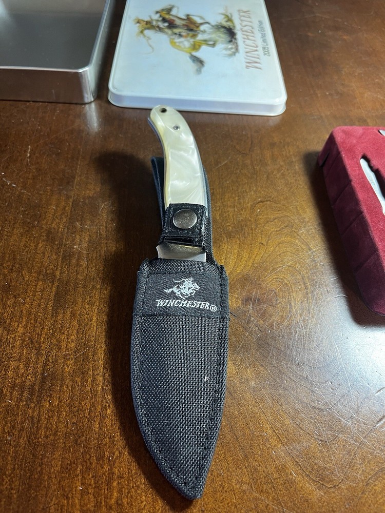 2005 Limited Edition Winchester 3 Piece Knife set w/ Sheath & Tin.
