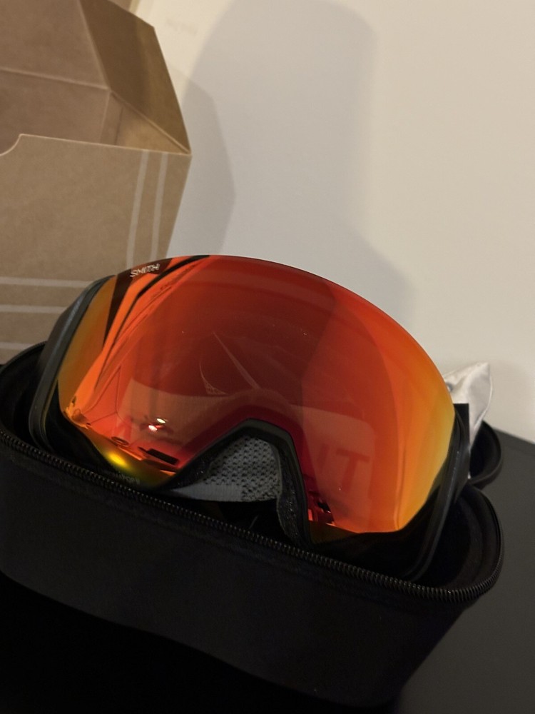 Smith Optics 4D MAG ChromaPop Photochromic Red Goggles + Bonus Lens