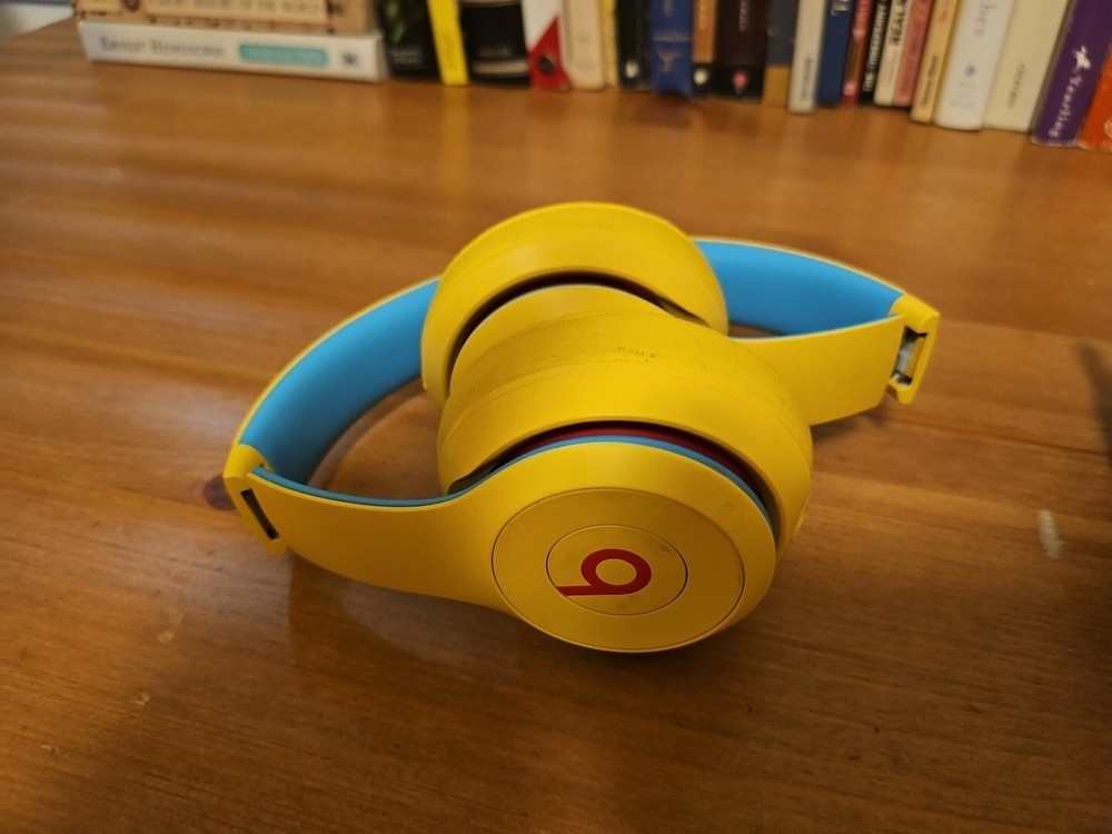 Beats by Dr Dre Solo3 Wireless On-Ear Headphones Limited Club Edition Yellow Blu