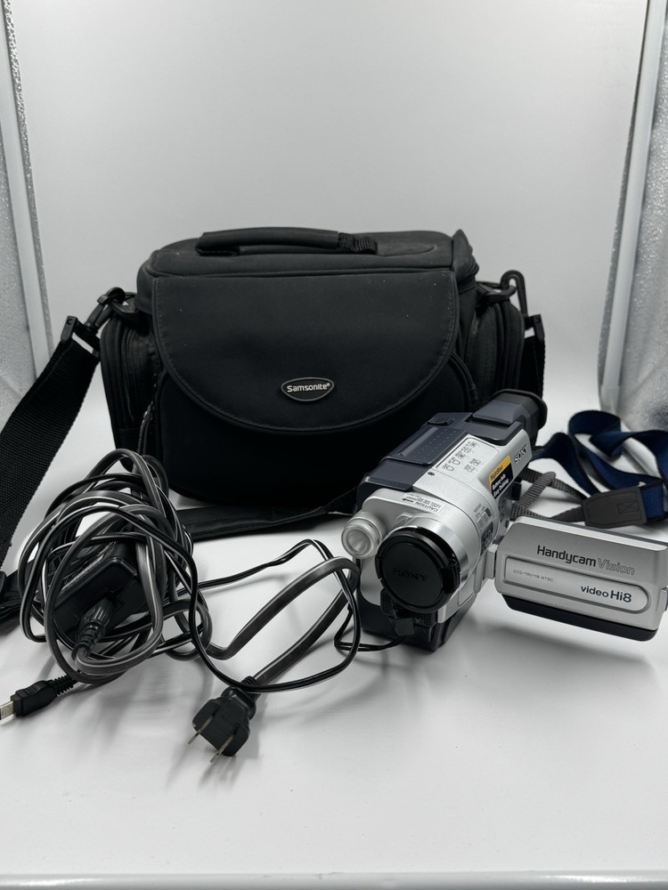 Sony Hi8 Handycam CCD-TRV118 with Nightshot Tested Working Includes Bag