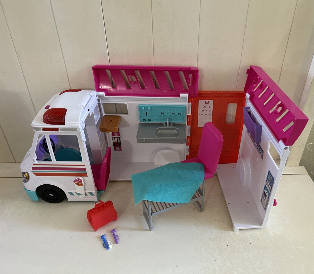 Mattel Barbie Ambulance and Clinic Playlet Lights and Sirens Work!