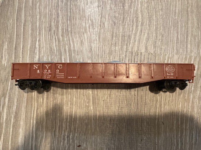 Vintage HO NYC 4050  CAR Railroad PLASTIC Train  Car  MINIATURE RED GRAVEL Used