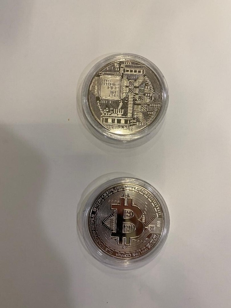 Bitcoin Plated Physical Coin BTC Cryptocurrency Collectible in Case x2 Silver-image