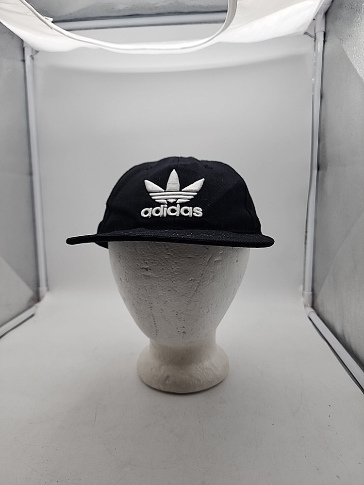 Adidas Originals Trefoil Chain Snapback Flatbill Cap in Black and White with Embroidery  