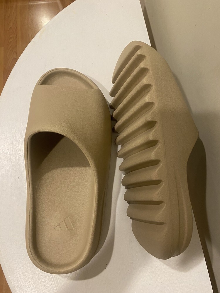 New Yeezy Slides Pure size 9