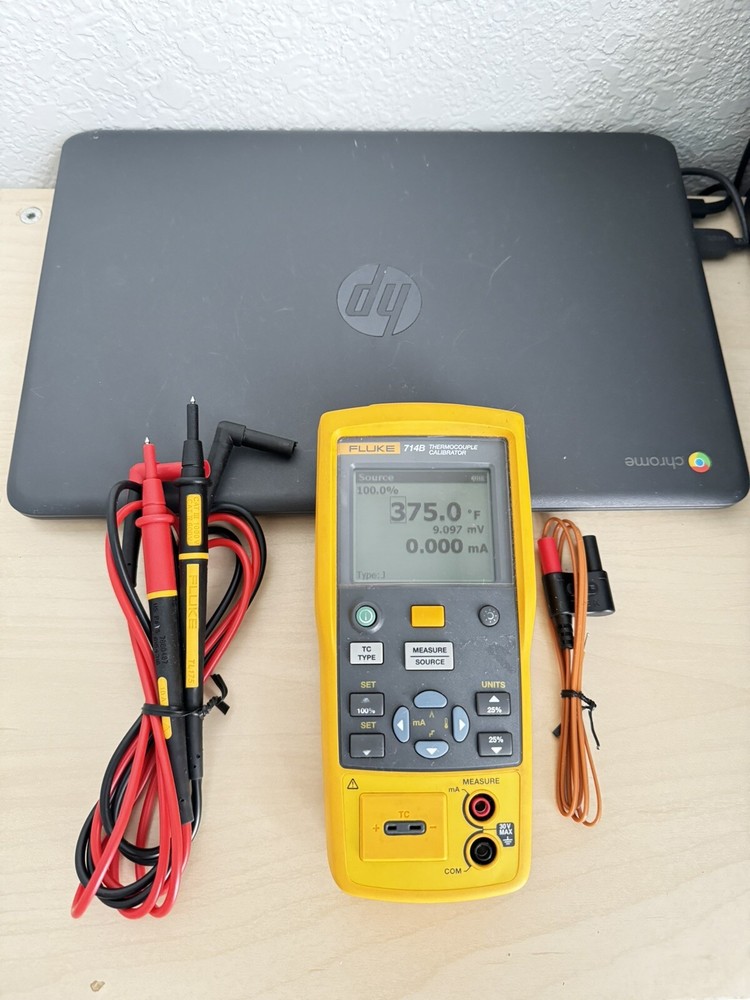 FLUKE 714B THERMOCOUPLE CALIBRATOR W / LEADS & PROBE-FREE SHIPPING