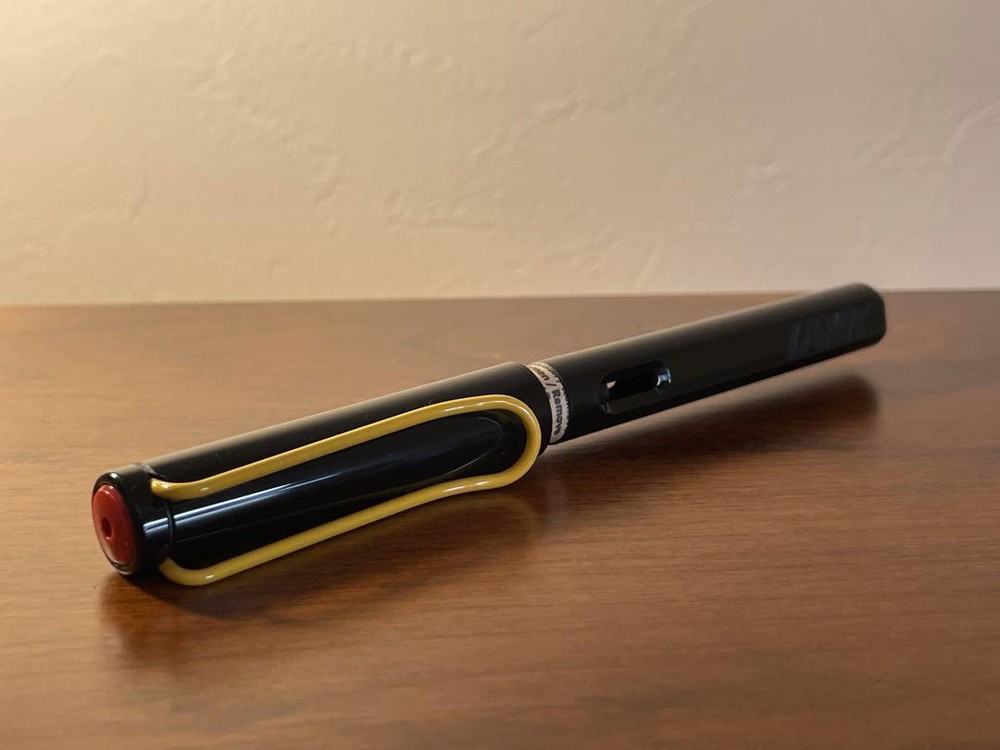 LAMY SAFARI FOUNTAIN PENS FRIENDSHIP #4745b0