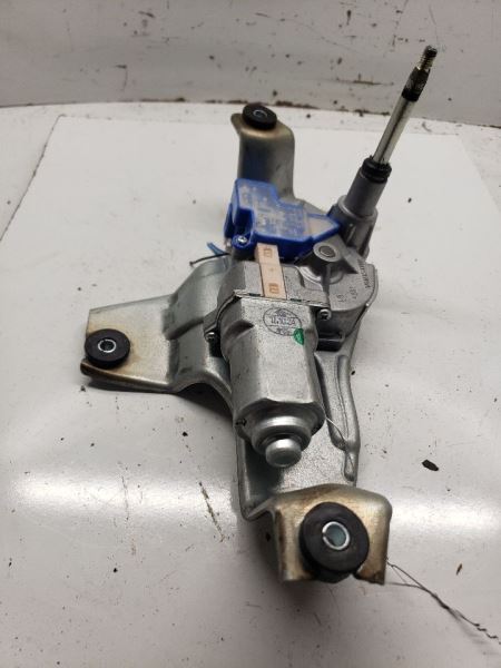 2007-2010 Mitsubishi Outlander Rear Wiper Motor Replacement 1244686