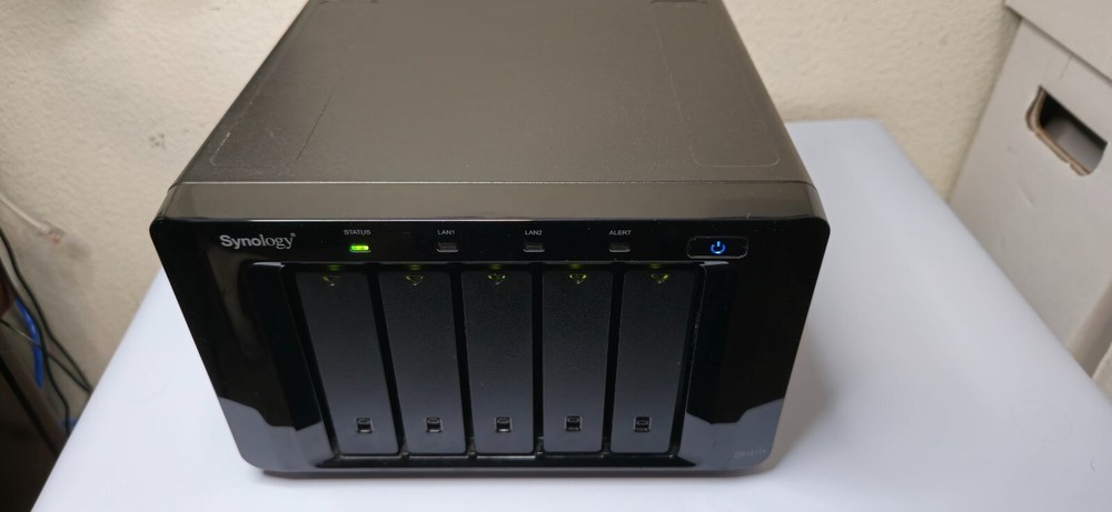 Synology DiskStation DS1511+ with additional DX510 shelf and WD 2TB Pro drives!