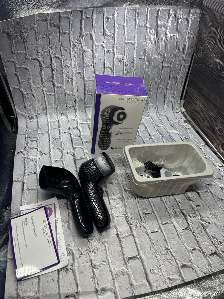 NIB Black Michael Todd Beauty Soniclear Antimicrobial Sonic Skin Cleanser.  9