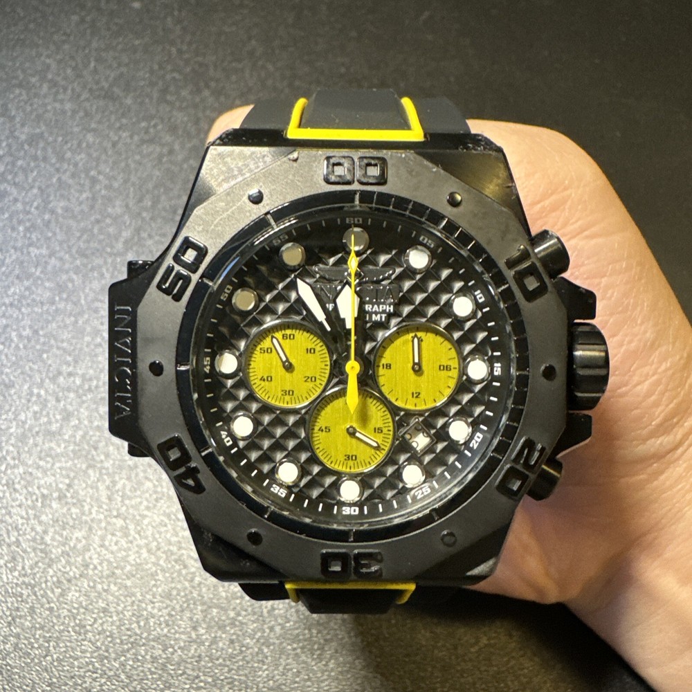 Invicta 23106 Akula 58mm Yellow Black W/R 300M Silicone Band *Need Battery*