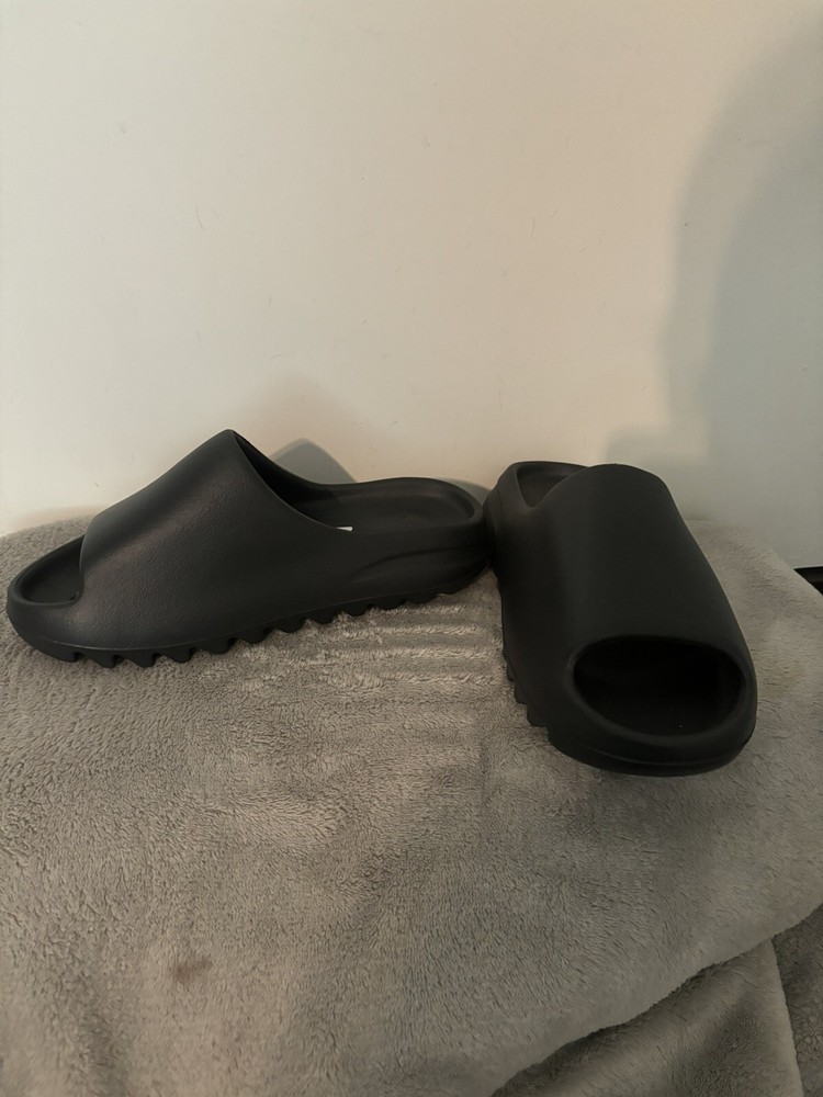 Yeezy slides size 8