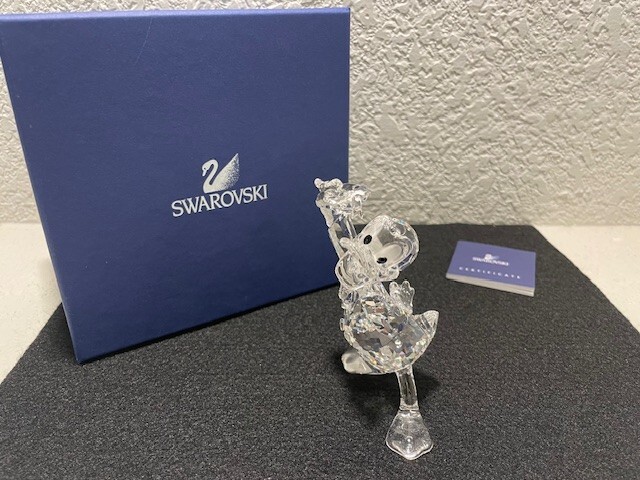 Swarovski Disney Donald Duck Crystal Figurine #9100NR000004 0687339