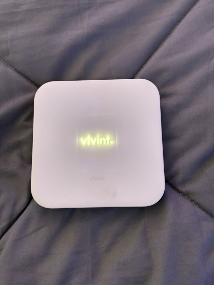 Vivint Element V2 Smart Thermostat VS-ELEM02-001 Used