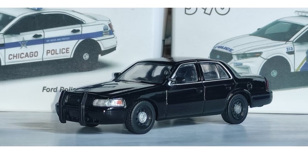 596 1:64 Black CV CROWN VICTORIA Sedan Police Model Diecast Metal Car