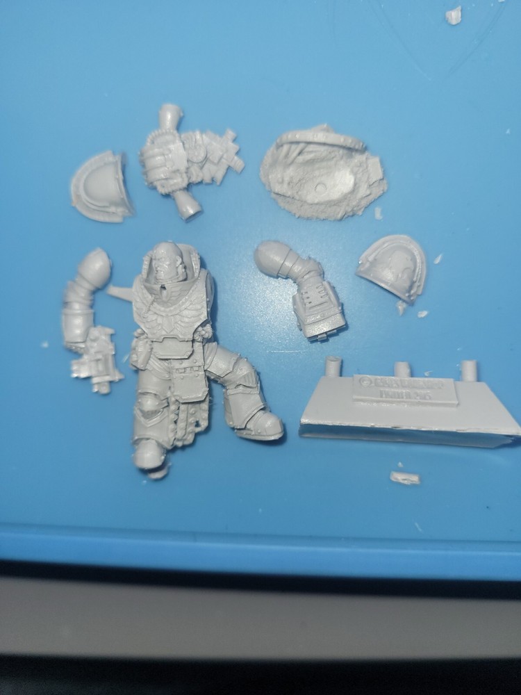 FORGEWORLD - SPACE MARINE LEGION CENTURION  OOP