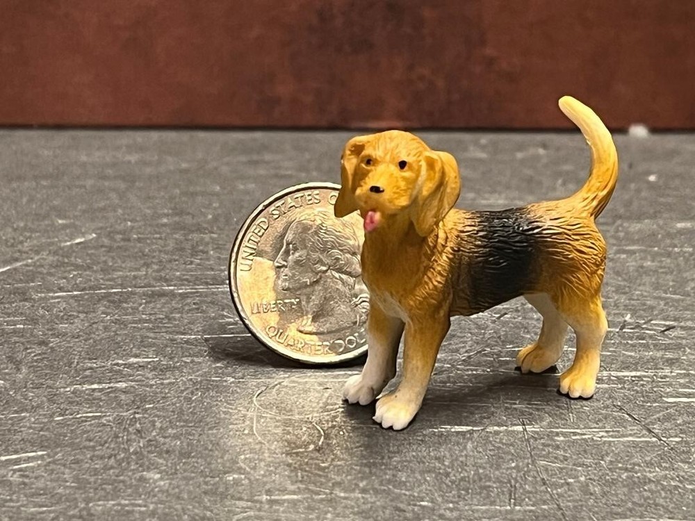 Dollhouse Miniature Pet Dog Beagle Animals 1:12 inch scale C141 Dollys Gallery