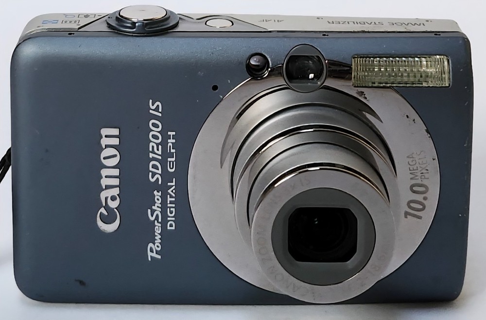 Canon PowerShot SD1200 IS Digital ELPH 10MP Camera Gray For Repair Blurry Screen