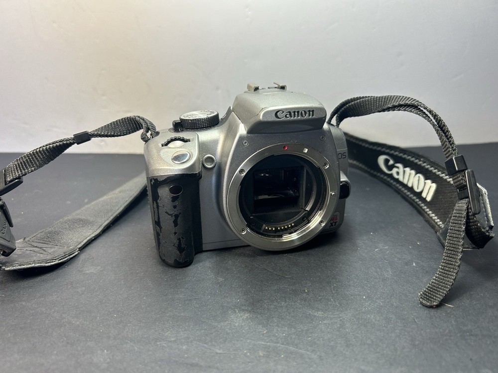 Canon EOS Digital Rebel XT/EOS 350D 8.0 MP Digital SLR Camera DS126071 BODY ONLY