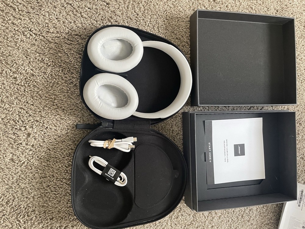 Bose Noise Canceling Headphones in excellent condition originally $379