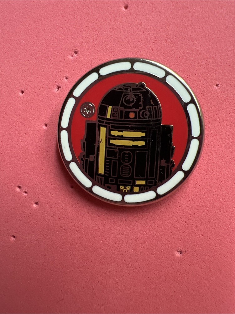 Disney Pin 2020 Hidden Disney Star Wars Droids R2Q5