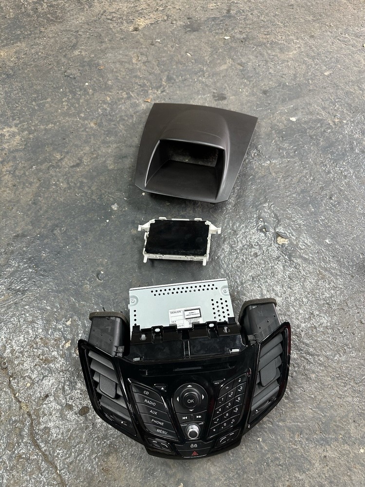 Ford Fiesta MK7 radio stereo CD player head unit & display screen unit