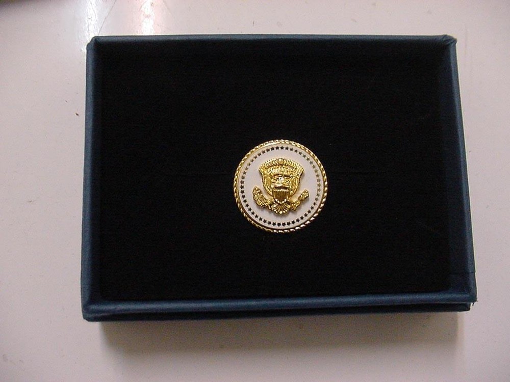 VICE PRESIDENT  MIKE PENCE Lapel Pin- Free Shipping in  the US.-image