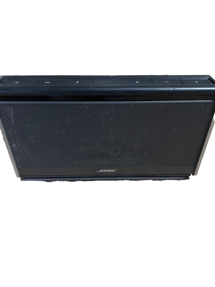 BOSE SoundLink Bluetooth Portable Stereo System 404600 No Charger Included