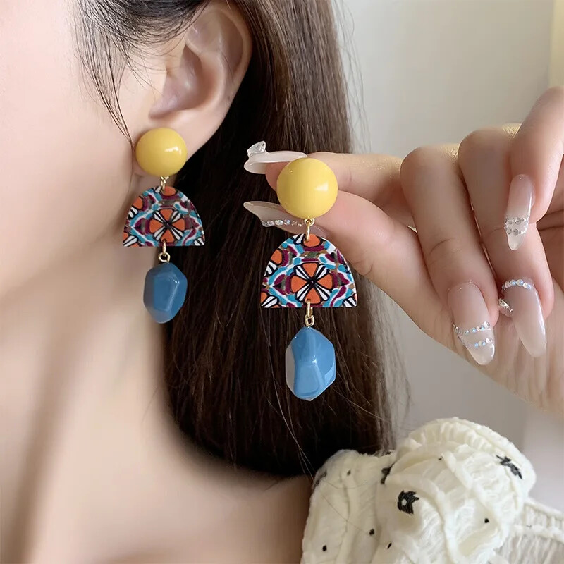 Retro French Exaggerated Earrings Niche Design Blue Contrast Color Suitable For