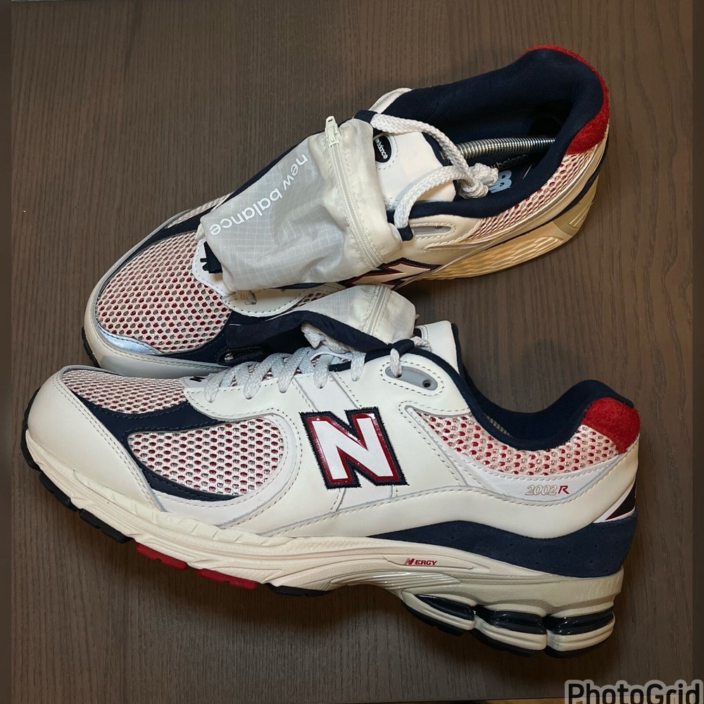 SIZE 12 NEW BALANCE 2002R POUCH ( READ DESCRIPTION )