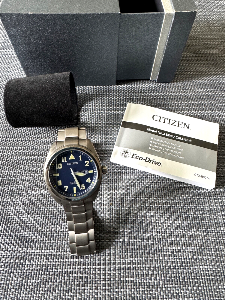 Citizen Eco-Drive Titanium Mens Watch Dark Blue Dial H460 with Box & Manual