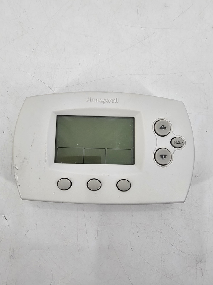 Honeywell (TH6220D1002) FocusPRO 6000 Programmable Thermostat