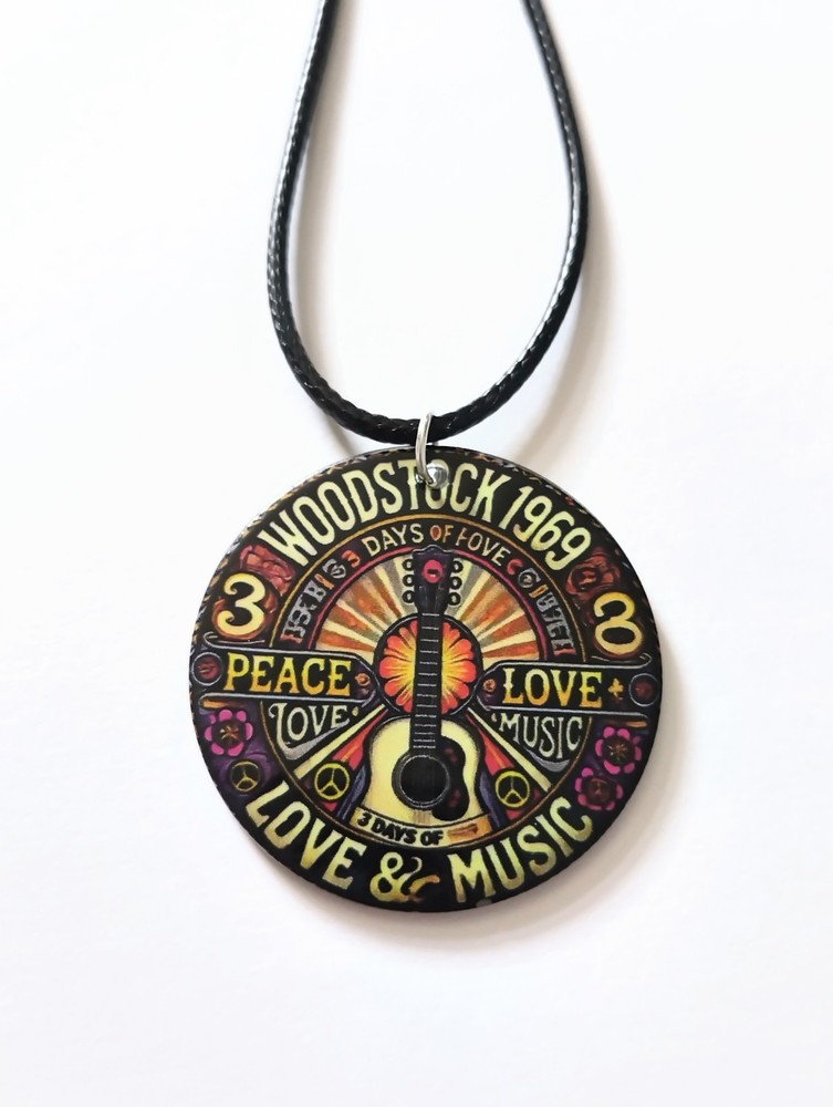 Woodstock 1969 Hippy Love Music Peace 4cm Pendant Necklace for Men & Women