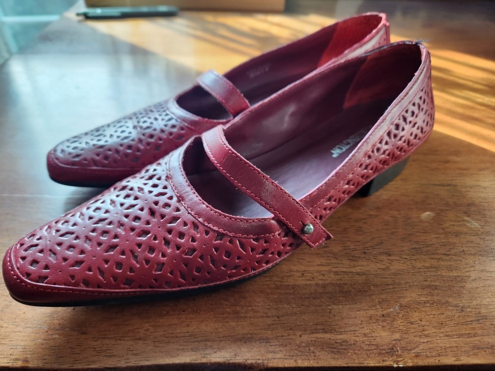 Worthington Red Leather Heels Size 6.5 Stylish Women's Shoes