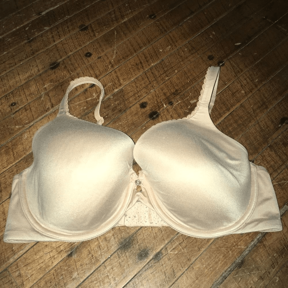 Victoria’s Secret 34DD Body by Victoria lined perfect coverage bra
