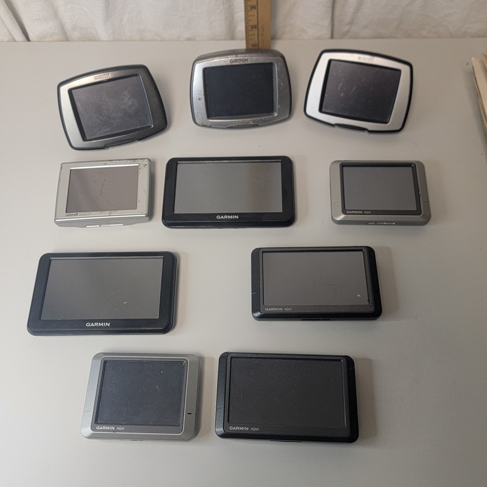 10 Untested Garmin GPS Car Units With Brackets & Wiring (BB03)