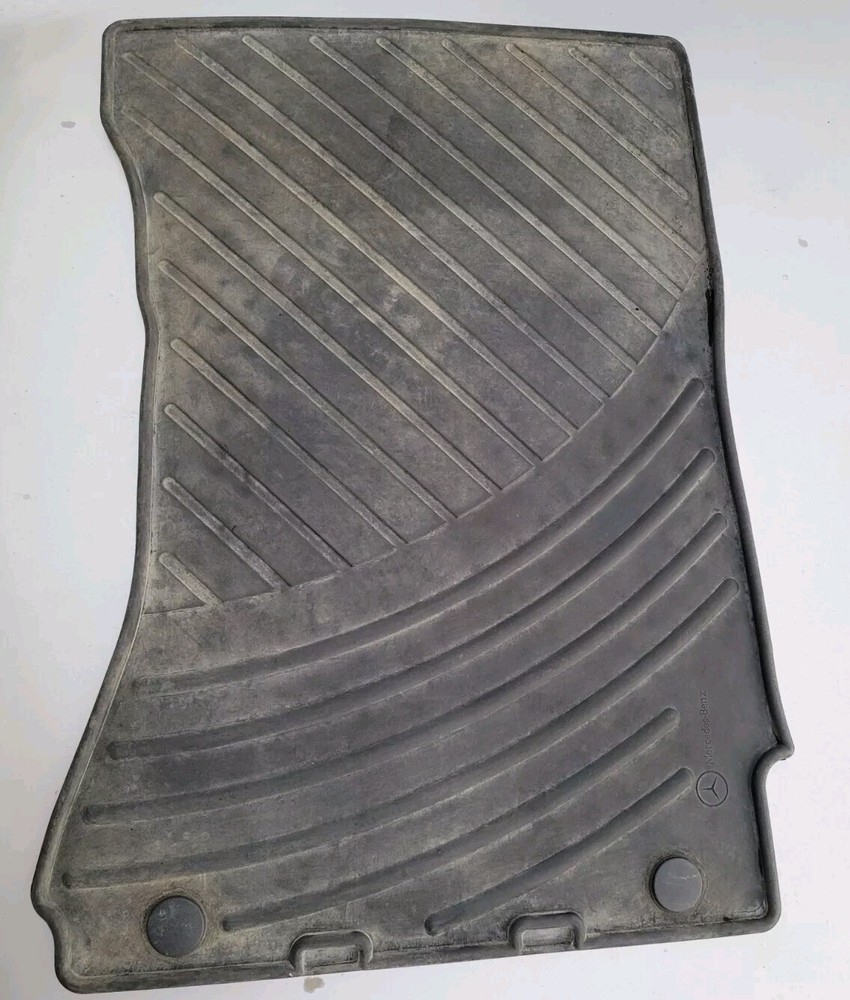 2007-2009 Mercedes-Benz W221 S550 S63 S600 S65 Right Front FLOOR MAT Genuine OEM