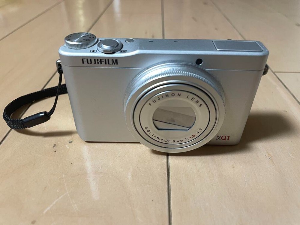 Fujifilm XQ1  12.0MP 4x Zoom X Series  Compact Digital Camera From JAPAN