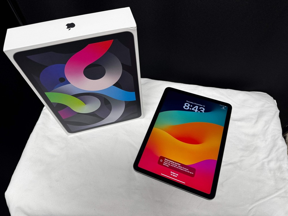 Apple iPad Air (4th Generation) A2316 64 GB, Wi-Fi, 10.9 in - Space Gray